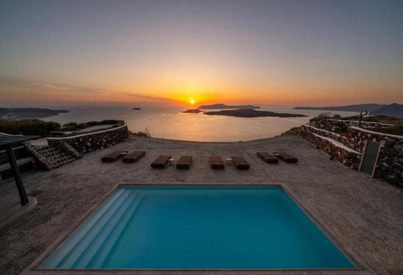 غرفة قياسية مزوَّدة بجاكوزي مطلة على البحر, Vedema, A Luxury Collection Resort, Santorini