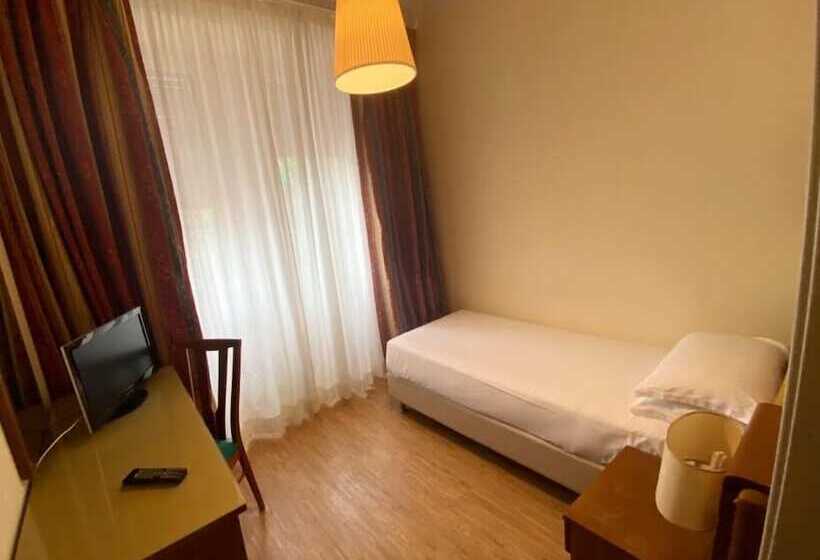 اتاق استاندارد یک نفره, Grand Hotel Regina Salsomaggiore