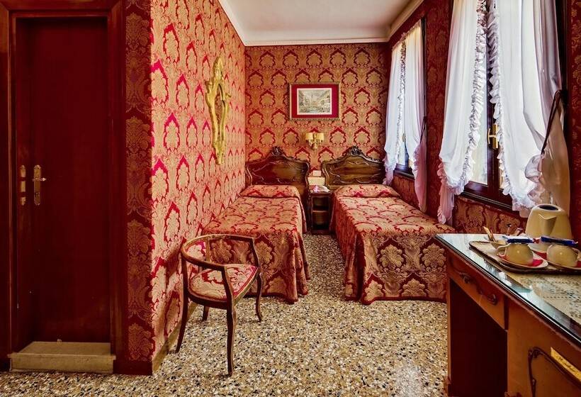 اتاق اکونومی, Antica Locanda Sturion Residenza D Epoca