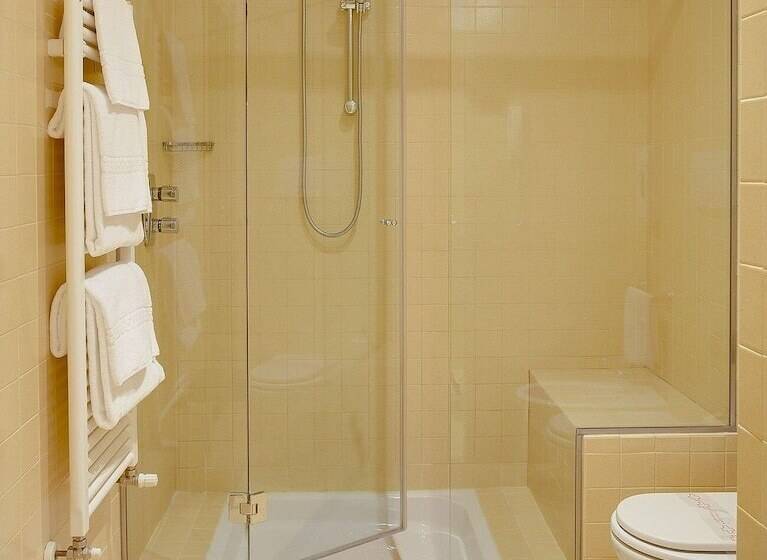 Suite Junior, Ovest