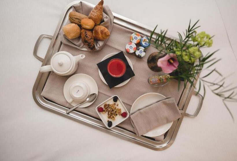 اتاق لوکس, Starhotels Michelangelo Rome