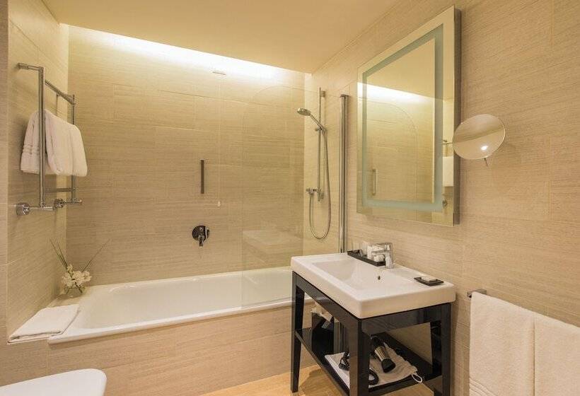 اتاق لوکس با بالکن, Starhotels Michelangelo Rome