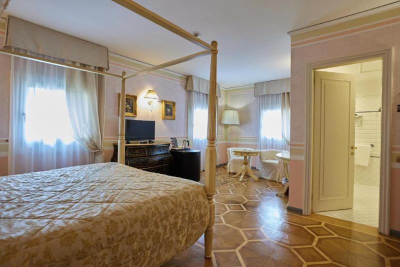 Полулюкс, Villa Stucky