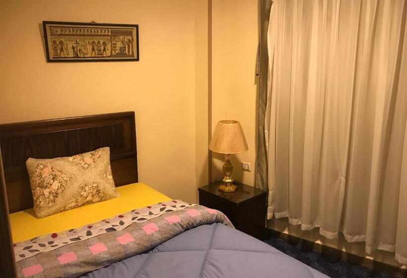 اتاق لوکس با چشم‌انداز, 3 Pyramids View Inn