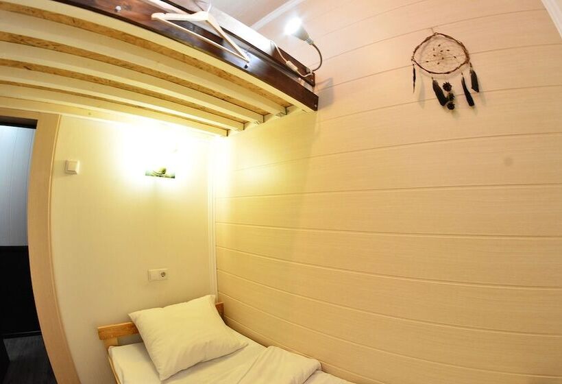اتاق استاندارد, Good News Hostel
