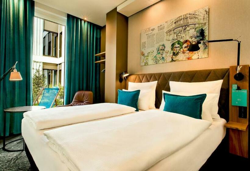 Номер Стандарт, Motel One Munich   Messe