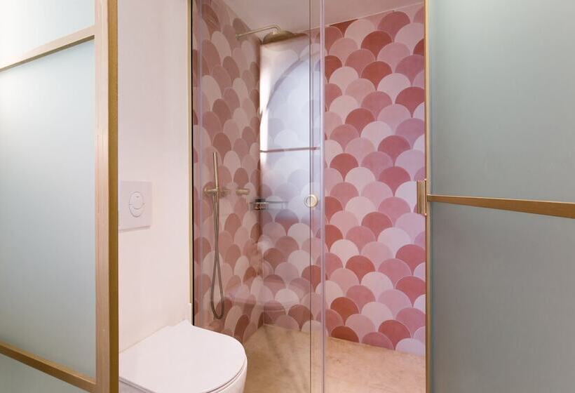 استوديو إدارى, Neratze Hammam Suites