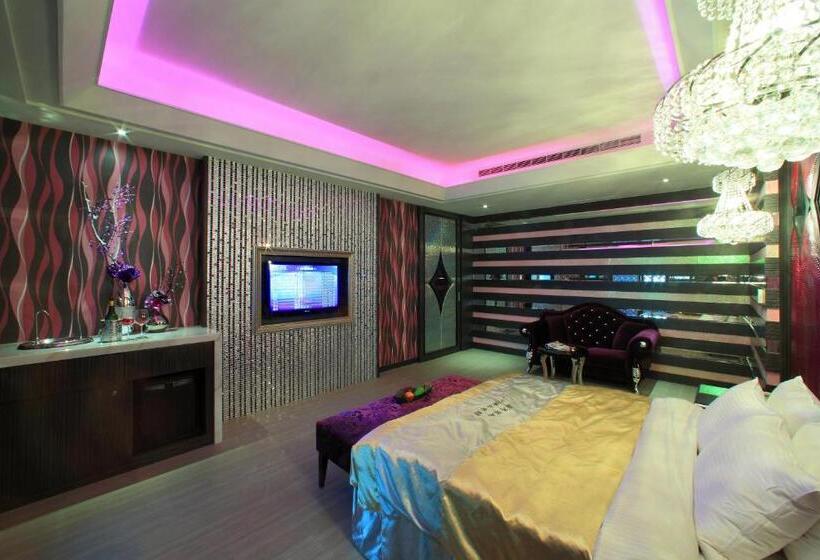 اتاق استاندارد با وان آب گرم, Roman Vacation Motel