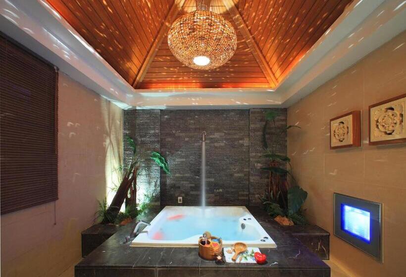 اتاق استاندارد با وان آب گرم, Roman Vacation Motel