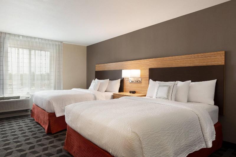 带四张床的标准工作室, Towneplace Suites Cedar Rapids Marion
