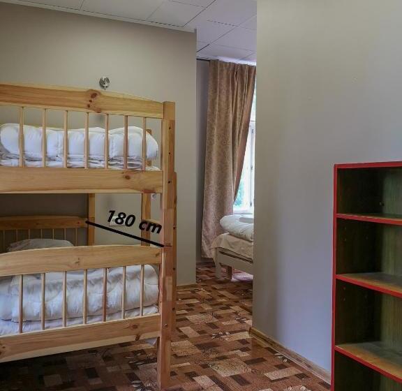 اتاق خانوادگی با سرویس بهداشتی مشترک, Villa Kadriorg Hostel
