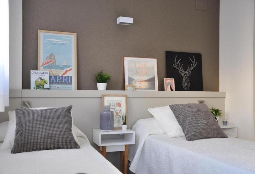 스탠다드 스튜디오, Residencia Universitaria Tarragona Mediterrani