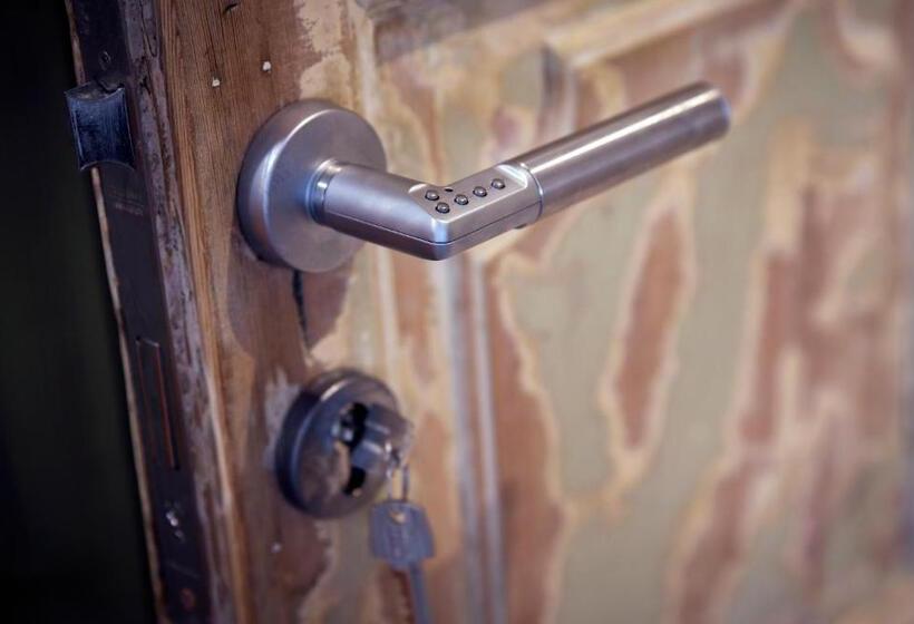 غرفة قياسية ثلاثية, Ottoh Charm Stay
