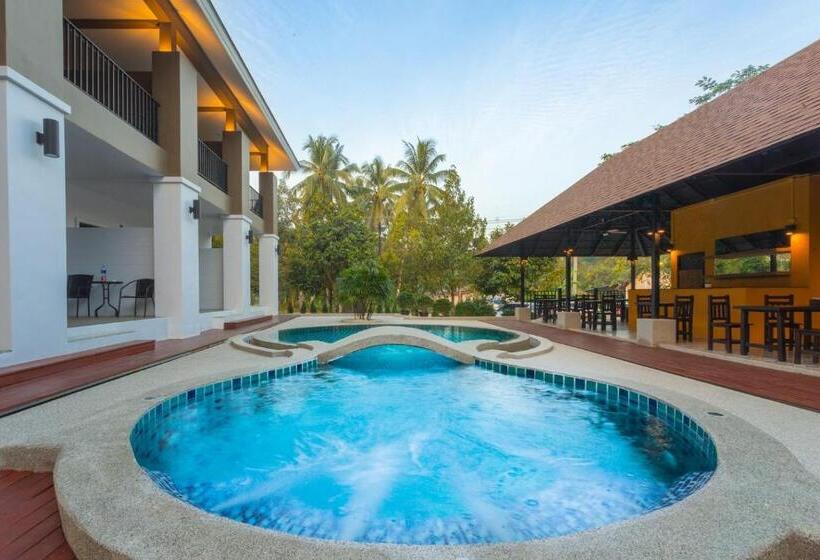 Номер Deluxe Вид на Бассейн, The Retreat Khaolak Resort   Sha Extra Plus
