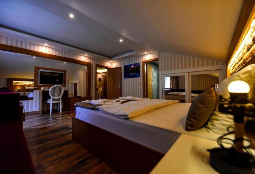Suite, Serah Residence