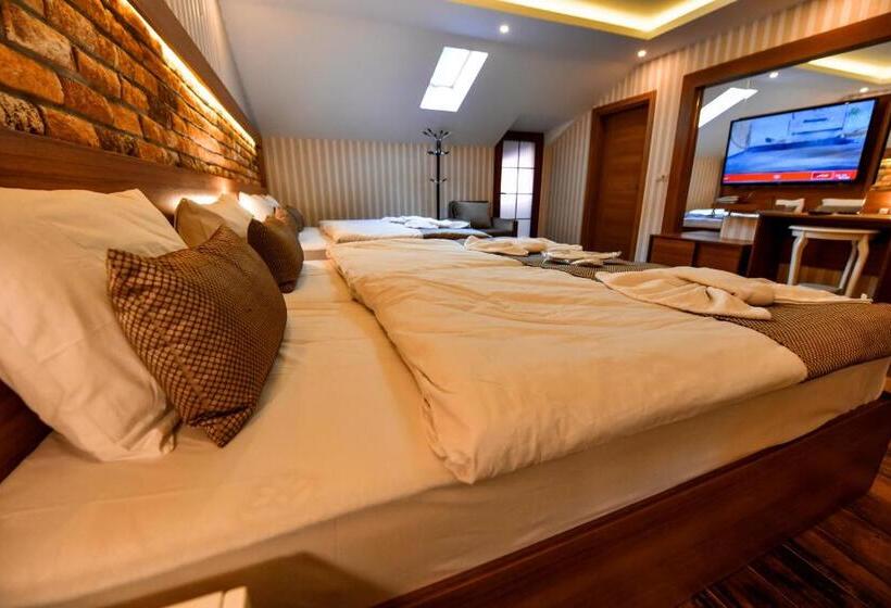 Suite King Bed, Serah Residence