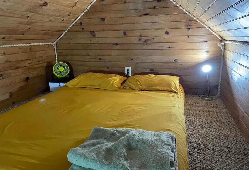 کلبه سوپریور, Walnut Canyon Cabins