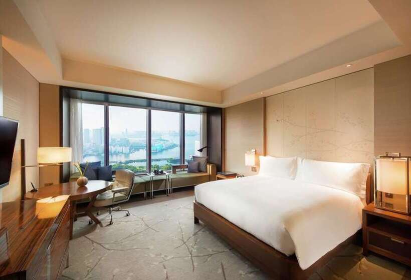 اتاق لوکس با تخت بزرگ, Hilton Ponce Golf & Casino Resort
