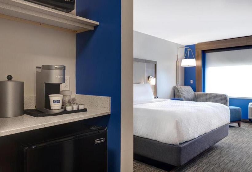Номер Стандарт, Holiday Inn Express & Suites   Brighton, An Ihg