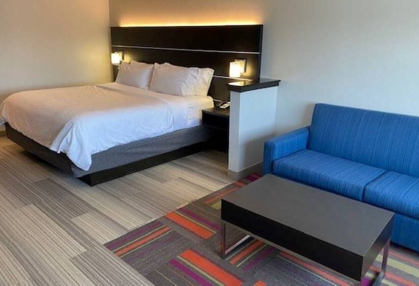 스위트, Holiday Inn Express & Suites Warrensburg North, An Ihg