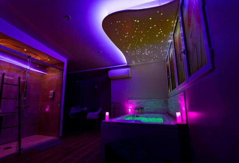 استودیوی استاندارد, Studio Romantique Jacuzzi Ou Spa Balneo Privatif Et Jardin Au Temps Des Cerises La Ciotat