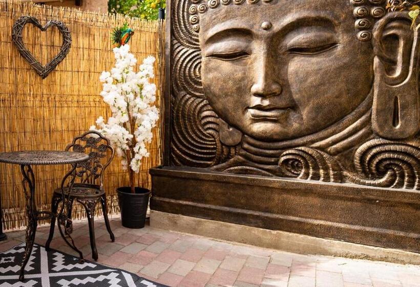 استودیوی استاندارد, Studio Romantique Jacuzzi Ou Spa Balneo Privatif Et Jardin Au Temps Des Cerises La Ciotat