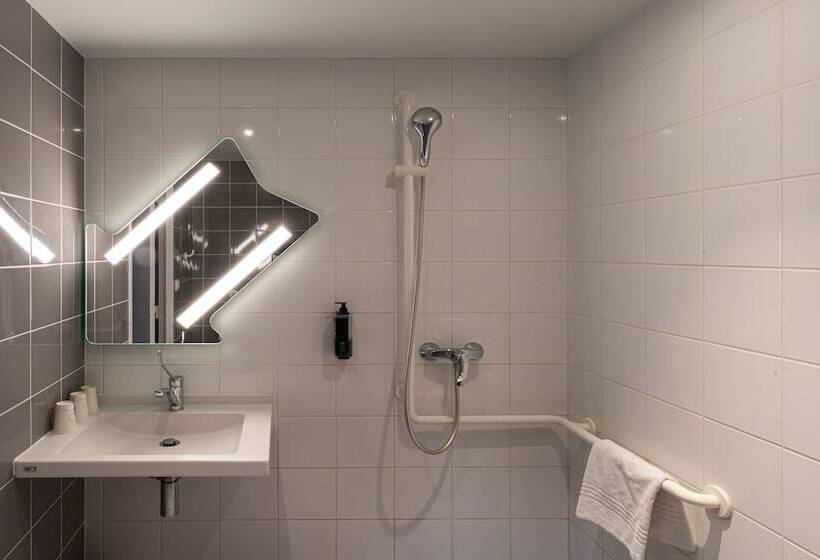 Номер Стандарт Трехместный, Ibis Budget Saintetienne Centre Gare Chateaucreux