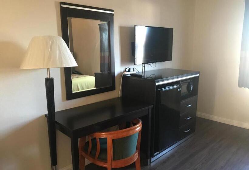Mini Suite, Manhattan Inn & Suites