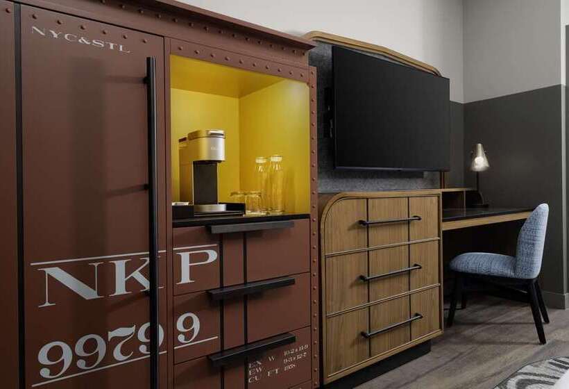 스탠다드 룸 킹사이즈 침대, The Axis Moline Hotel, Tapestry Collection By Hilton