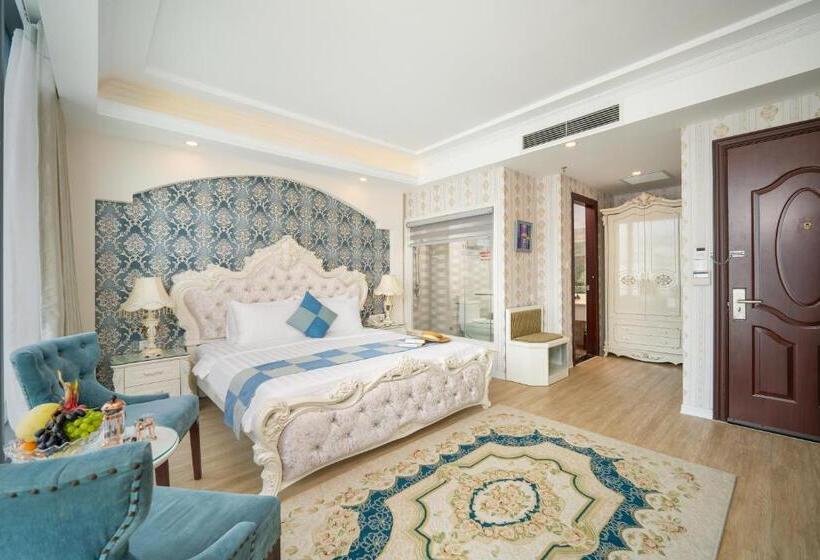 اتاق خانوادگی با چشم‌انداز جانبی دریا, Royal Beach Hotel By Thg