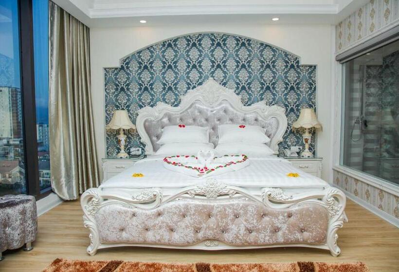 اتاق خانوادگی با چشم‌انداز جانبی دریا, Royal Beach Hotel By Thg