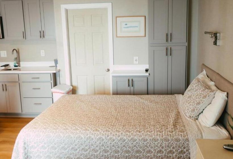 اتاق استاندارد با چشم‌انداز دریا, Atlantic Motel