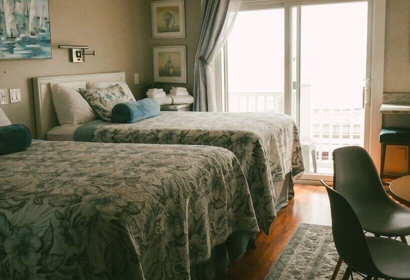 اتاق لوکس با چشم‌انداز دریا, Atlantic Motel