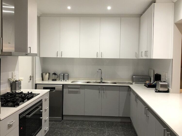 Апартаменты Deluxe 1 Спальня, Romney Park Luxury Apartments