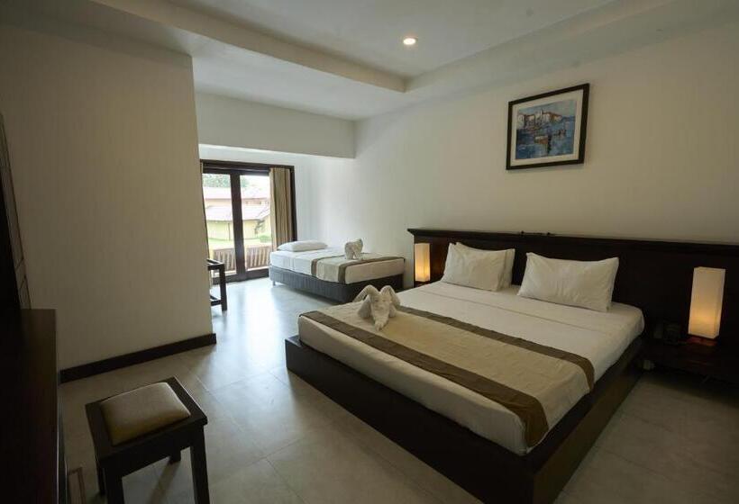 Номер Стандарт Трехместный, Rajarata Hotel Anuradhapura