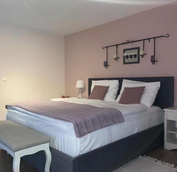 اتاق استاندارد, Pool Apartments Plitvice Lakes