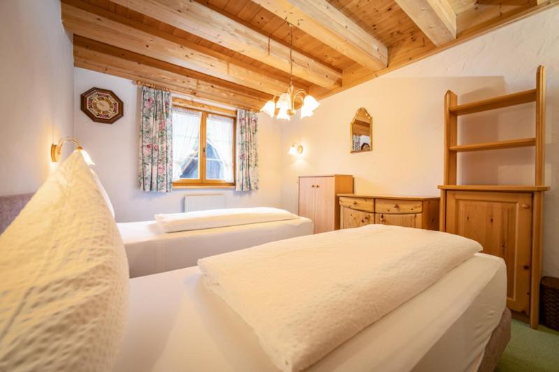 کلبه ییلاقی, Pension Der Steinbock   Das 300 Jahre Alte Bauernhaus   Tirol