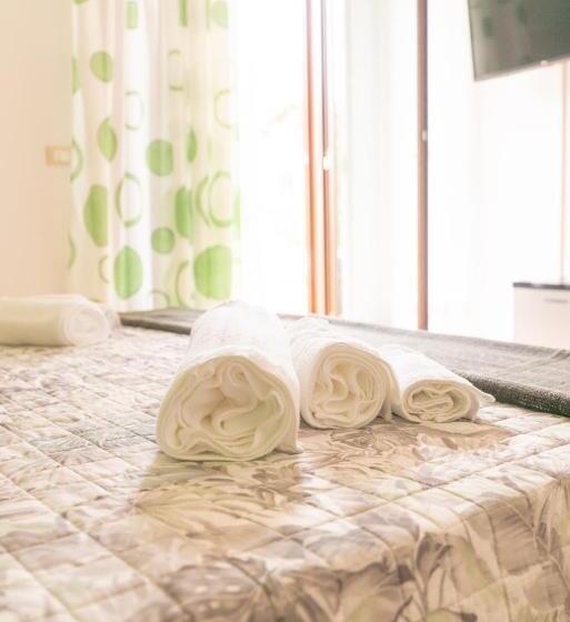 キングサイズベッドのスタンダードルーム, B&b Alle Falde Dell'etna