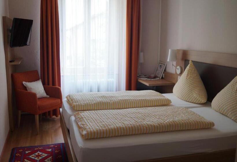 Quarto Estandar, Gasthof Zur Traube