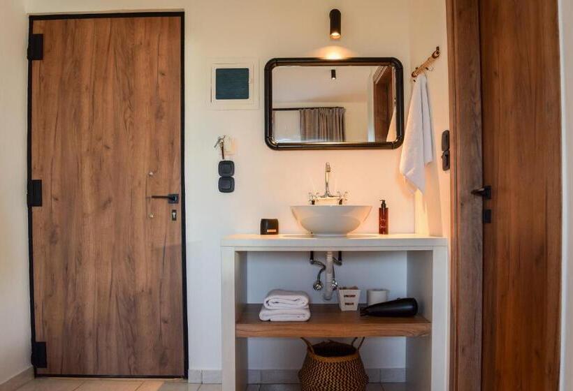 Номер Superior Вид на Бассейн, Kanso Rooms