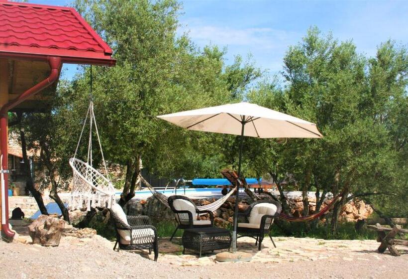 بانگلوی استاندارد با چشم‌انداز دریا, Boutique B&b Agroturizam Sv. Juraj