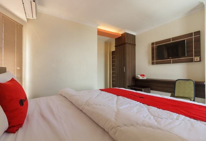 Номер Deluxe, Reddoorz Plus @ Boulevard Panakkukang