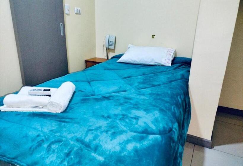 غرفة قياسية فردية, Blu Bascuñan