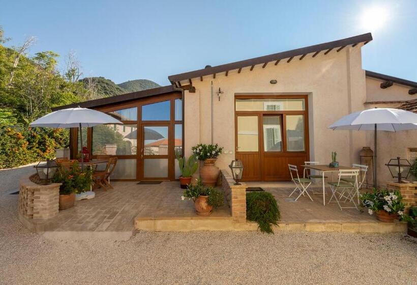 Студия Стандарт, Agriturismo Monte Cologna