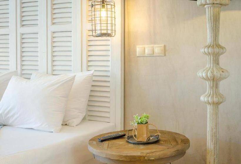 小型豪华套房, Agorastos Suites