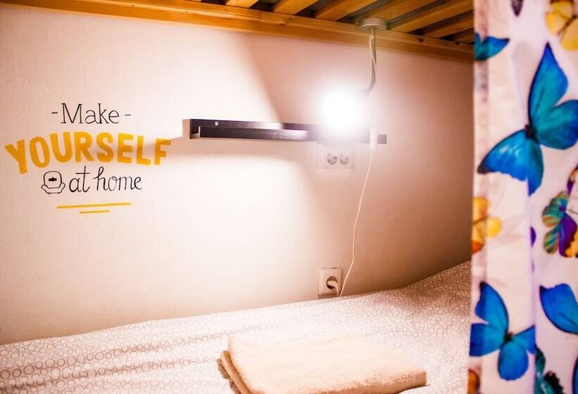 이코노미 트리플 룸, U Hostel