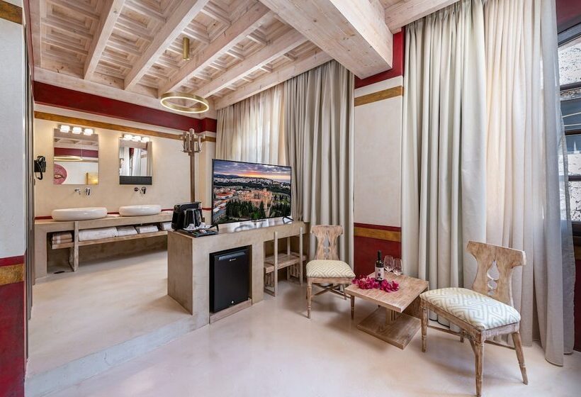 Люкс Superior, 10gr Boutique Hotel & Wine Bar