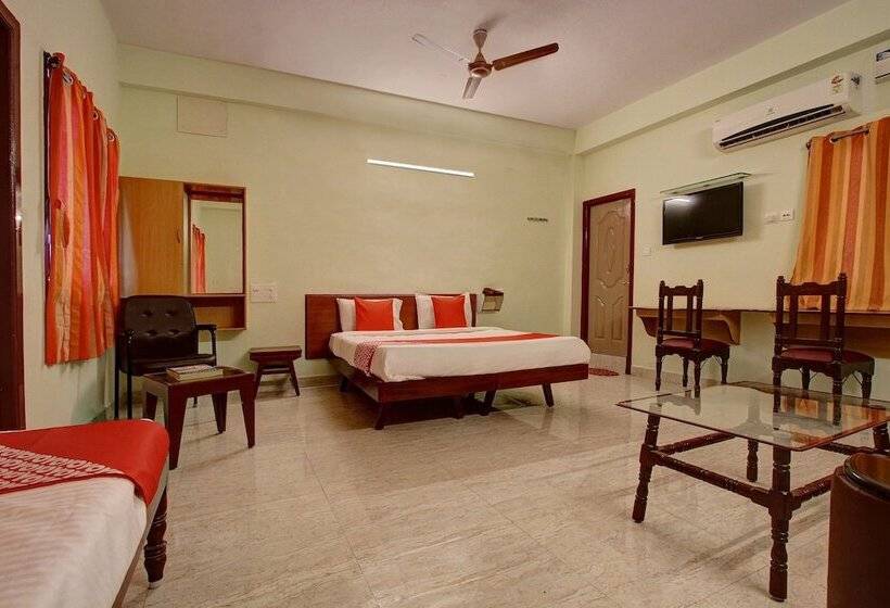 اتاق لوکس, Radhakrishna By Oyo Rooms