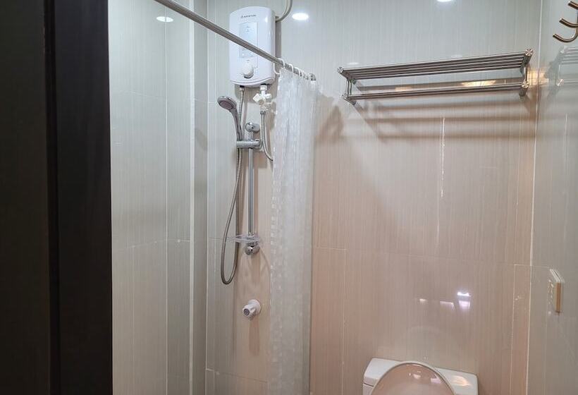 Quarto Familiar Basic, Fernvale Leisure Club And Resort