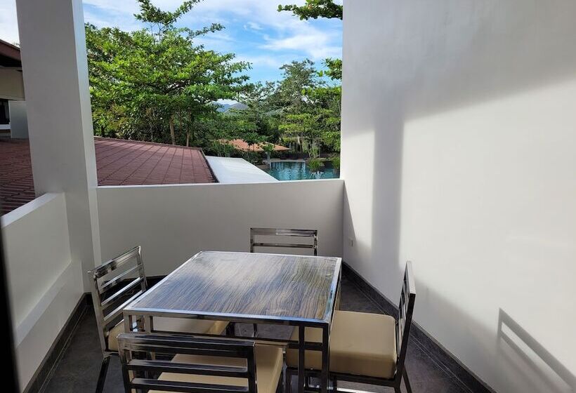 Quarto Estandar Vista Piscina, Fernvale Leisure Club And Resort